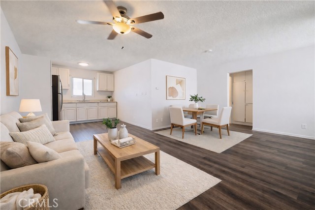 Detail Gallery Image 4 of 25 For 685 E Vista Chino #H,  Palm Springs,  CA 92262 - 2 Beds | 1 Baths