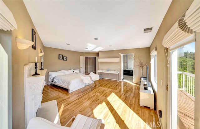 Detail Gallery Image 22 of 36 For 3681 Alta Mesa Dr, Studio City,  CA 91604 - 4 Beds | 4 Baths