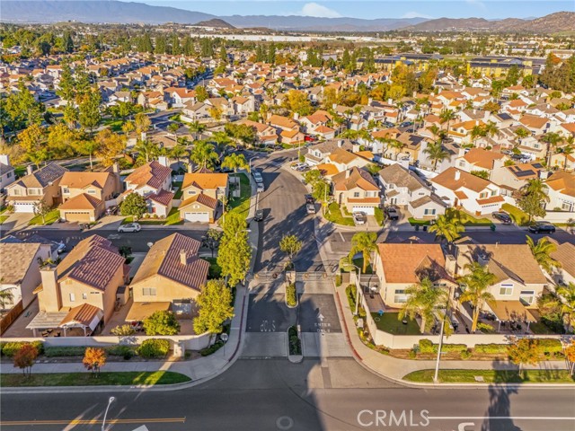 Detail Gallery Image 39 of 42 For 910 Pathfinder Way, Corona,  CA 92878 - 3 Beds | 2/1 Baths