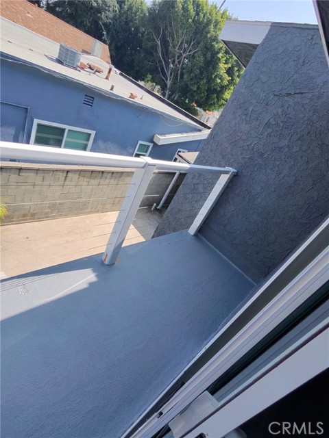 Detail Gallery Image 4 of 8 For 1919 W 82nd St, Los Angeles,  CA 90047 - 3 Beds | 2/1 Baths