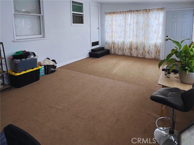 1017 S Chester Avenue, Compton CA: https://media.crmls.org/medias/8c61c8b0-2a10-400e-a51d-907cce8cfc06.jpg