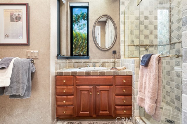 Image 23 of 47 For 75641 Grahamstown Lane