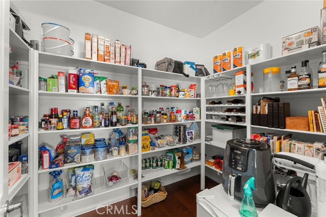4011 Blackberry Drive, San Bernardino CA: https://media.crmls.org/medias/8c639d4c-6c3b-4437-8638-d30fc09671c5.jpg