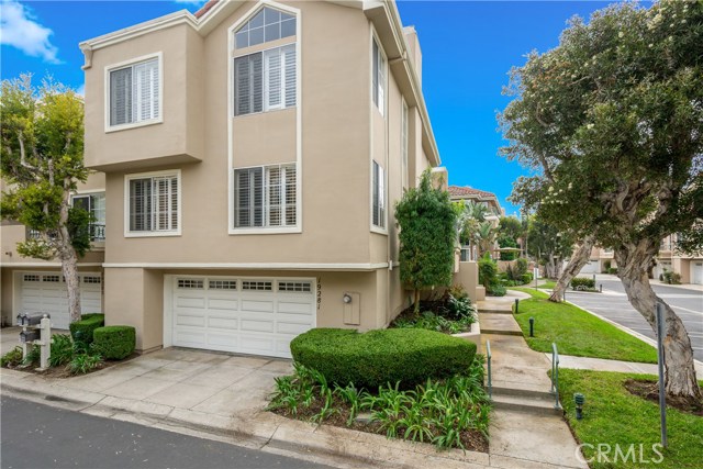 19281 Champion Ln, Huntington Beach, CA 92648