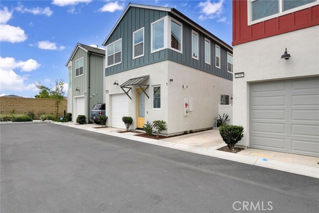Detail Gallery Image 2 of 26 For 2446 E Encanto Paseo, Ontario,  CA 91762 - 2 Beds | 2/1 Baths