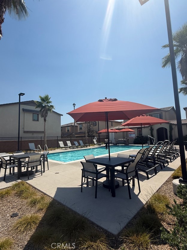 648 E Madeleine Privado, Ontario CA: https://media.crmls.org/medias/8c64b265-0c4f-400e-b01e-4591b4b32f03.jpg