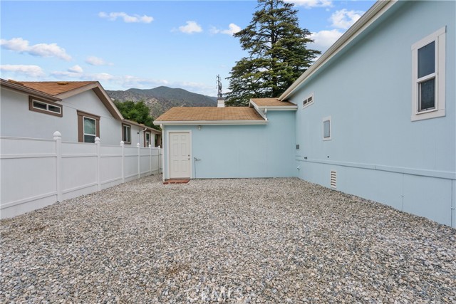15455 Glenoaks Boulevard, Sylmar CA: https://media.crmls.org/medias/8c652a24-3207-4bda-b37a-85949b452275.jpg