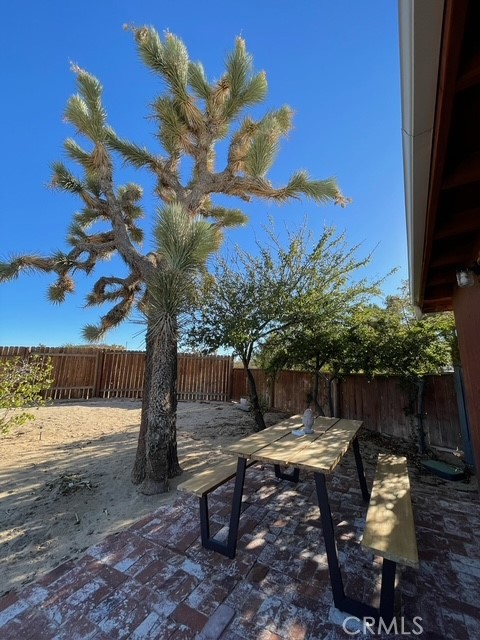1001 Gibralter Road, Landers CA: https://media.crmls.org/medias/8c6561cb-b934-4e72-8a86-8a2692db18ba.jpg