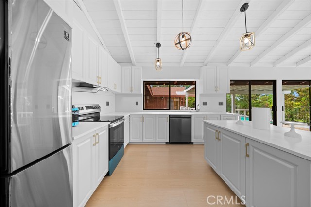 27411 Santa Fe Street, Hemet CA: https://media.crmls.org/medias/8c666dd7-e5f6-4eb8-9461-7083fff64b79.jpg