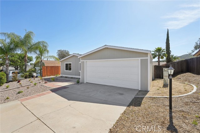 33418 Furrow Court, Wildomar CA: https://media.crmls.org/medias/8c6683f3-a552-49b3-a35b-4c4ebd0daf06.jpg