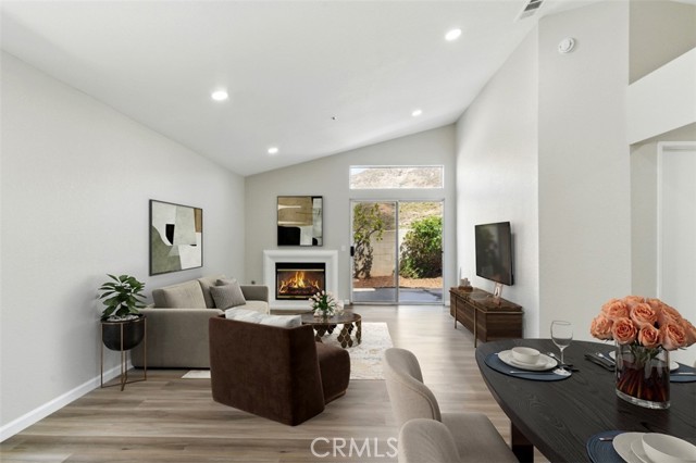 11979 Savona Dr, Fontana CA: https://media.crmls.org/medias/8c66a199-b02b-4b59-9308-b2a6606c4016.jpg