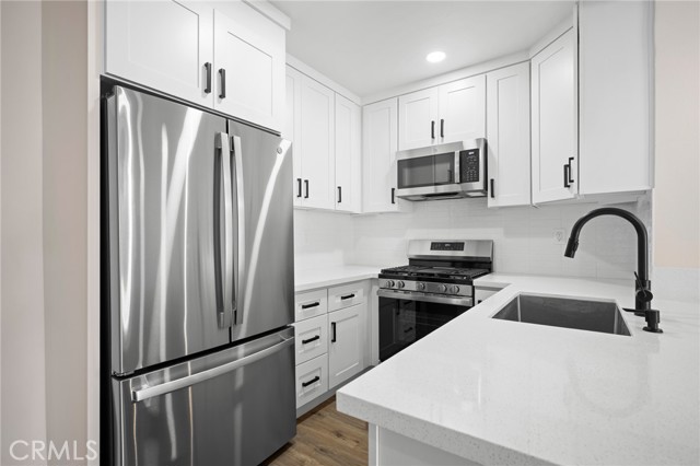23735 Del Monte Drive, Valencia CA: https://media.crmls.org/medias/8c66c04a-b023-455c-9f21-9d98f38bdba2.jpg