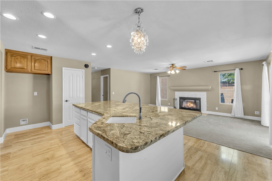 Detail Gallery Image 16 of 58 For 42050 Jenny Ln, Lancaster,  CA 93536 - 4 Beds | 2/1 Baths