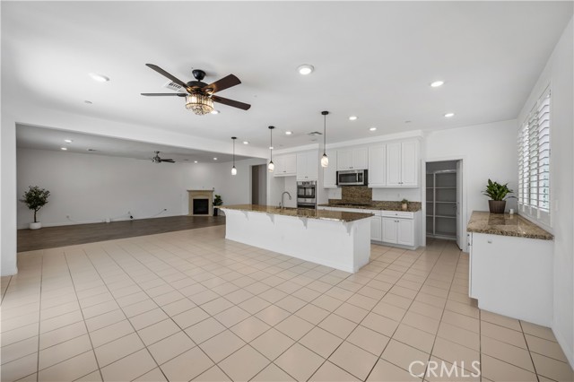 13218 Chatham Drive, Rancho Cucamonga CA: https://media.crmls.org/medias/8c66fb30-e2ef-4b18-8504-5068a00ad0c3.jpg