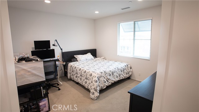 Detail Gallery Image 14 of 17 For 15941 Bravery Ave, Chino,  CA 91708 - 3 Beds | 2/1 Baths