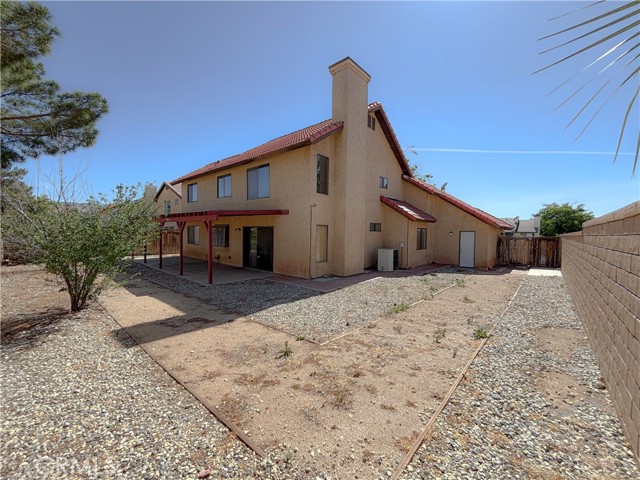 39360 Longhorn Court, Palmdale CA: https://media.crmls.org/medias/8c674a0c-f430-4538-b3f3-be67b7fa8570.jpg
