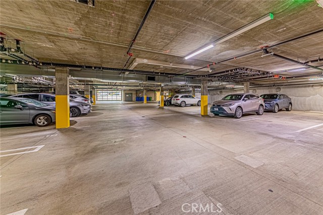 4813 Oakwood Avenue, Los Angeles CA: https://media.crmls.org/medias/8c6757a6-84d3-42b5-b1e0-b0f47c640e2a.jpg