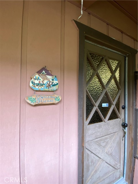 Detail Gallery Image 3 of 27 For 558 Rose Ln, Twin Peaks,  CA 92391 - 3 Beds | 2/1 Baths