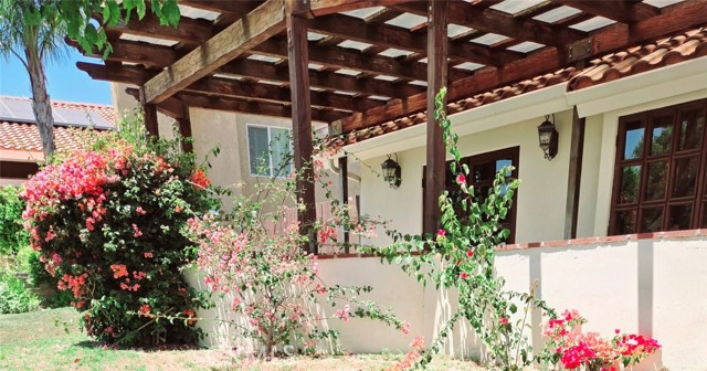 Detail Gallery Image 7 of 20 For 19613 Hiawatha St, Chatsworth,  CA 91311 - 4 Beds | 3/1 Baths
