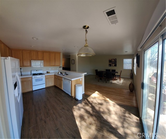 Detail Gallery Image 8 of 15 For 23741 Cheyenne Canyon Dr, Menifee,  CA 92587 - 3 Beds | 2 Baths