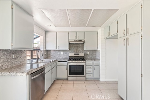 Detail Gallery Image 12 of 35 For 11657 Queensborough St, Riverside,  CA 92503 - 3 Beds | 2 Baths
