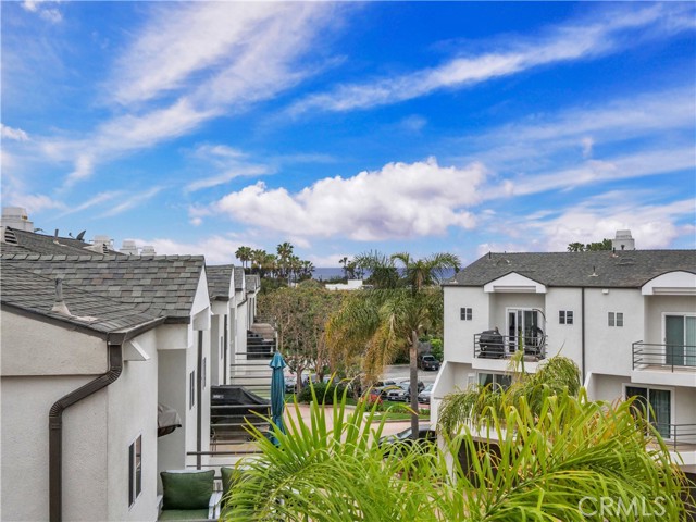 596 1st Street, Hermosa Beach, California 90254, 3 Bedrooms Bedrooms, ,2 BathroomsBathrooms,Residential,Sold,1st,PV23072152