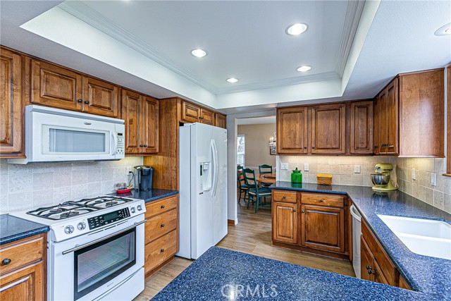 Detail Gallery Image 11 of 35 For 1648 Coral Dr, Santa Maria,  CA 93454 - 3 Beds | 2 Baths