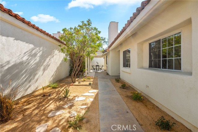 Detail Gallery Image 3 of 51 For 43791 Calle Las Brisas, Palm Desert,  CA 92211 - 2 Beds | 2/1 Baths