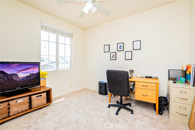 15138 Holiday Drive, Fontana CA: https://media.crmls.org/medias/8c69600e-6cb0-47ca-a01d-1240db340213.jpg