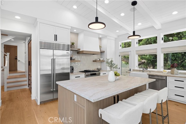 Detail Gallery Image 9 of 37 For 706 Poinsettia, Corona Del Mar,  CA 92625 - 5 Beds | 3/1 Baths