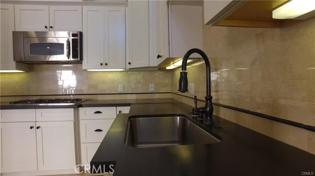 Detail Gallery Image 44 of 75 For 804 N Irena Ave #B,  Redondo Beach,  CA 90277 - 3 Beds | 2/1 Baths