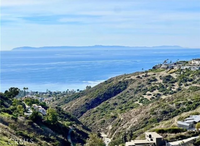 2516 Temple Hills Drive, Laguna Beach CA: https://media.crmls.org/medias/8c6a3284-a8a9-484e-9444-84598eacf655.jpg