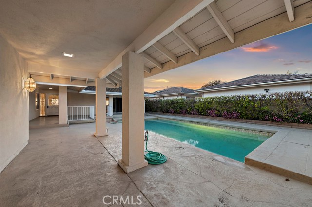 Detail Gallery Image 8 of 18 For 31 Carmel Bay Dr, Corona Del Mar,  CA 92625 - 4 Beds | 2/1 Baths