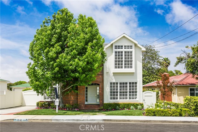 1741 Curtis Avenue, Manhattan Beach, California 90266, 4 Bedrooms Bedrooms, ,3 BathroomsBathrooms,Residential,Sold,Curtis,SB17102343