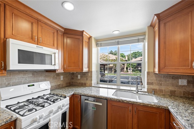 Detail Gallery Image 12 of 39 For 13410 Savanna, Tustin,  CA 92782 - 3 Beds | 2 Baths