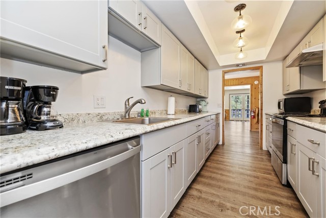 39325 Lodge Road, Fawnskin CA: https://media.crmls.org/medias/8c6d52c0-2e90-4688-a340-64384c5ae2ad.jpg