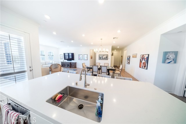 Detail Gallery Image 8 of 31 For 151 Sash, Irvine,  CA 92618 - 4 Beds | 3/1 Baths