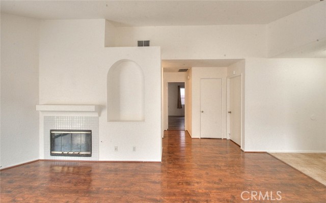 14319 Weeping Willow Lane, Fontana CA: https://media.crmls.org/medias/8c6d64df-d0f3-4b8b-ad0d-bd8f8c850cc1.jpg