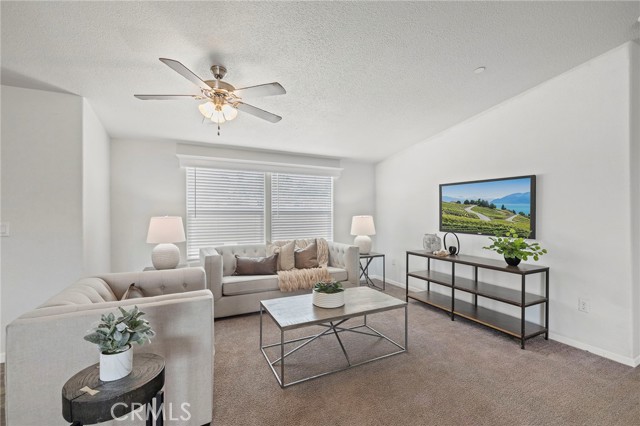 Detail Gallery Image 4 of 36 For 30761 Alicante Dr, Homeland,  CA 92548 - 4 Beds | 2 Baths