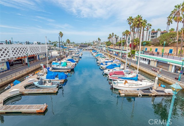 520 The Village, Redondo Beach, California 90277, 2 Bedrooms Bedrooms, ,2 BathroomsBathrooms,Residential,Sold,The Village,SB17117479