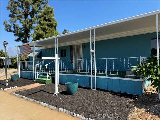 Detail Gallery Image 2 of 22 For 2755 Arrow Hwy #3,  La Verne,  CA 91750 - 2 Beds | 2 Baths