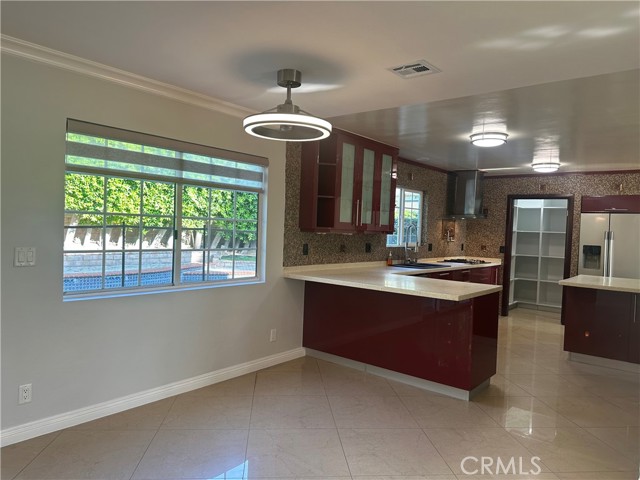Detail Gallery Image 19 of 56 For 10760 Des Moines Ave, Porter Ranch,  CA 91326 - 3 Beds | 2/1 Baths