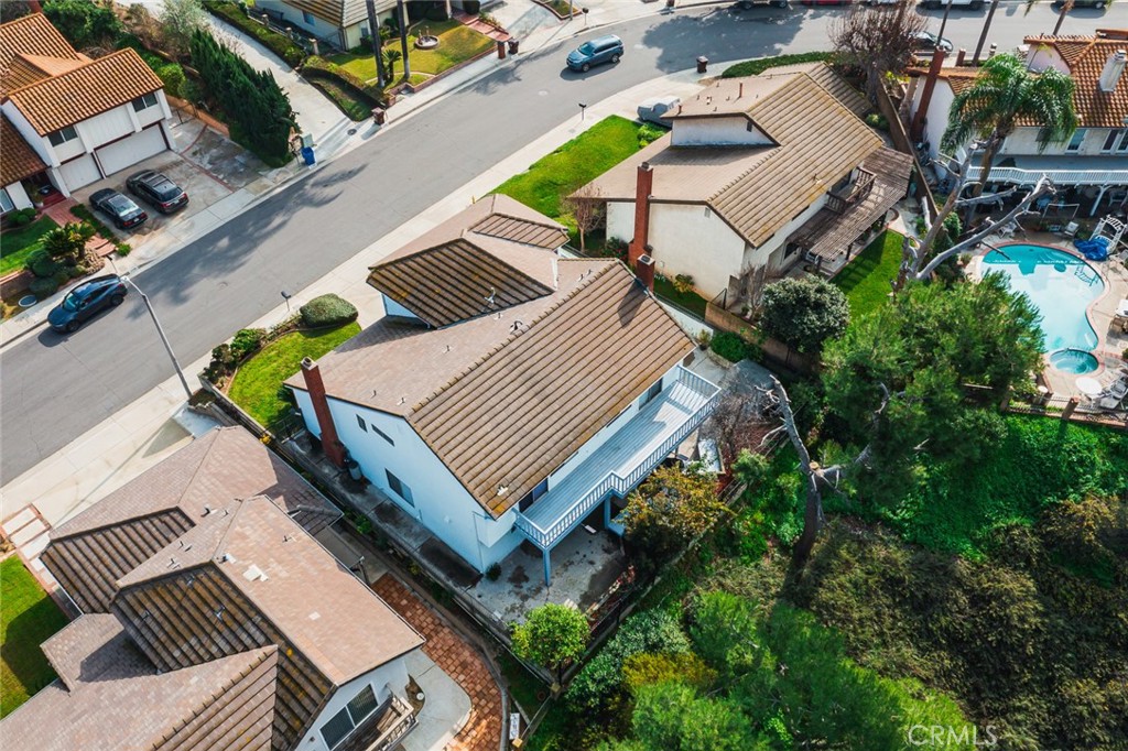 https://media.crmls.org/medias/8c711efe-b772-43af-bccc-4eeb7f1a71f0.jpg?preset=X-Large