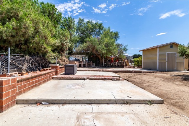 28029 Reservoir Avenue, Nuevo CA: https://media.crmls.org/medias/8c71bef8-4e1c-490d-9b28-3a67a5c2bfdf.jpg