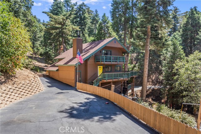 Detail Gallery Image 2 of 69 For 899 Blue Ridge, Lake Arrowhead,  CA 92385 - 3 Beds | 2 Baths