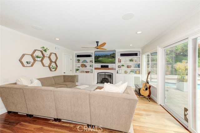 26752 Magdalena Lane, Mission Viejo CA: https://media.crmls.org/medias/8c72233f-d08f-4b04-bd12-079246803dcf.jpg