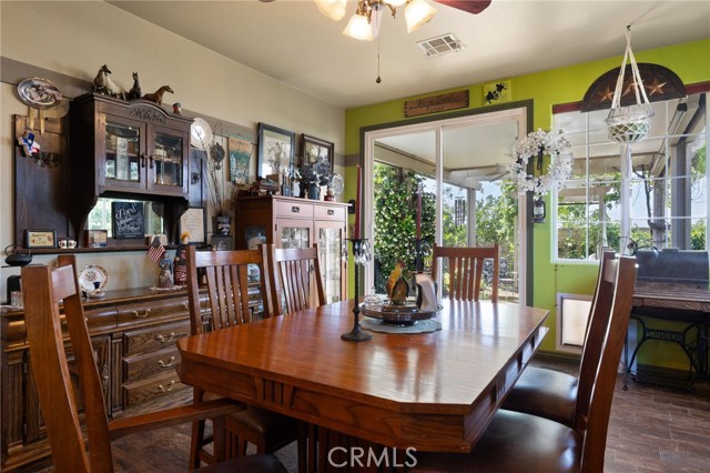 Detail Gallery Image 14 of 30 For 10705 Topiary Dr, Bakersfield,  CA 93306 - 3 Beds | 2 Baths