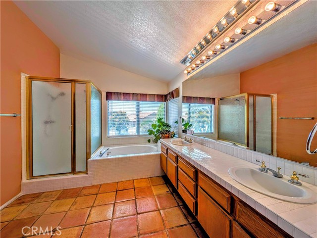 7754 Fox Tail Court, Highland CA: https://media.crmls.org/medias/8c727e4e-4516-44bc-9562-612adc0a7dd3.jpg