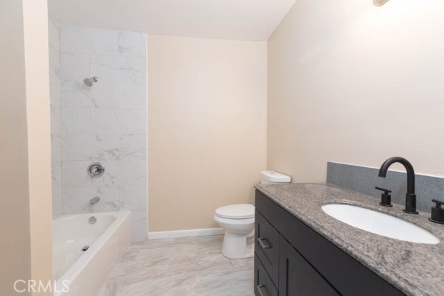 Detail Gallery Image 6 of 9 For 3711 W 110th, Inglewood,  CA 90303 - 2 Beds | 2 Baths