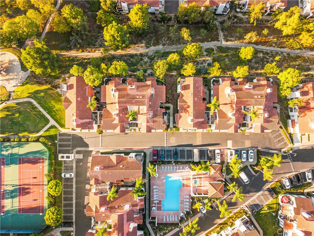 https://media.crmls.org/medias/8c733873-4fad-4530-abbc-78f62e821c03.jpg?preset=X-Large